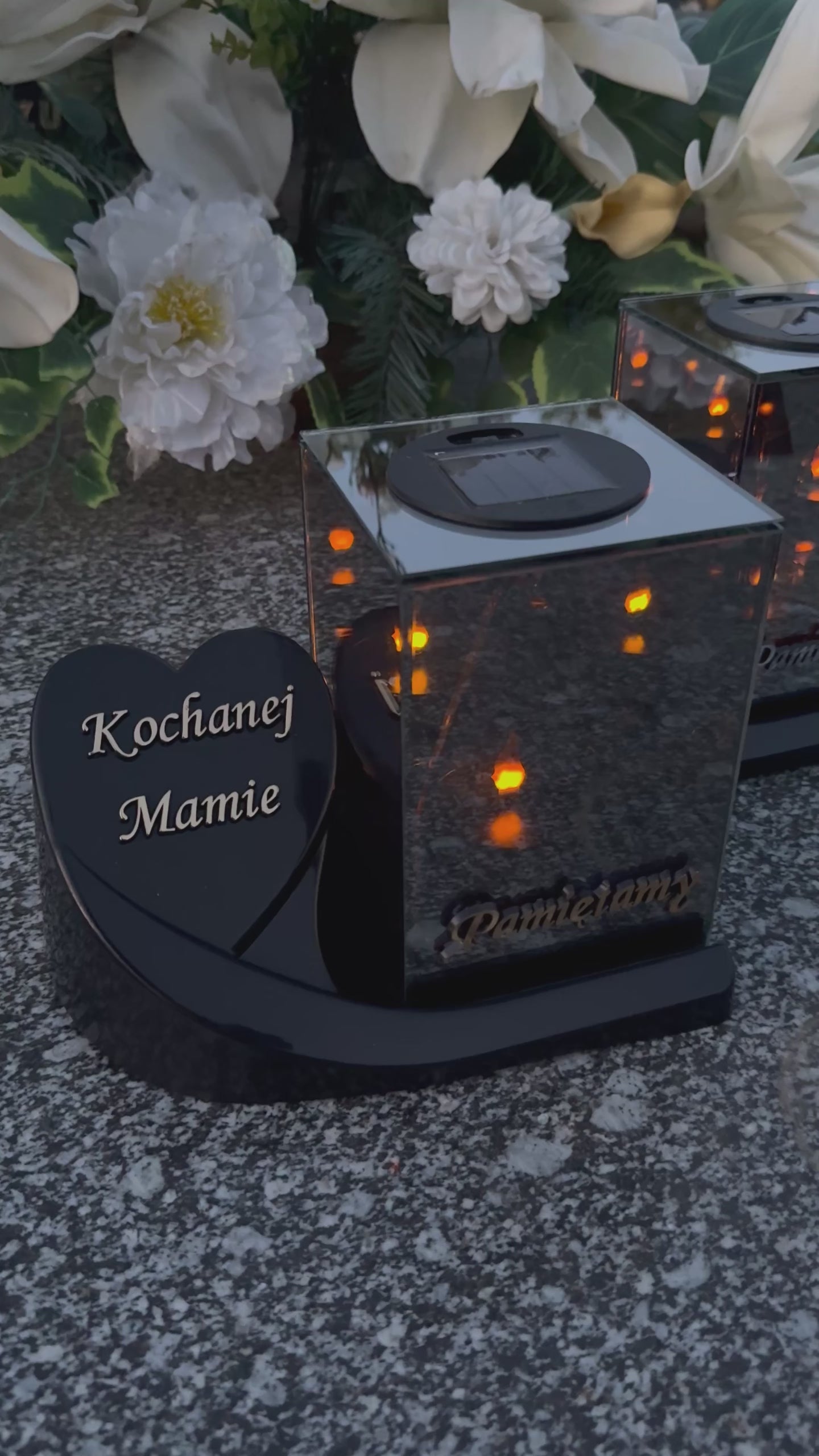 Znicz Lustrzany Solarny 3D z podstawką oraz dedykacją "Kochanej Mamie" - Złoto